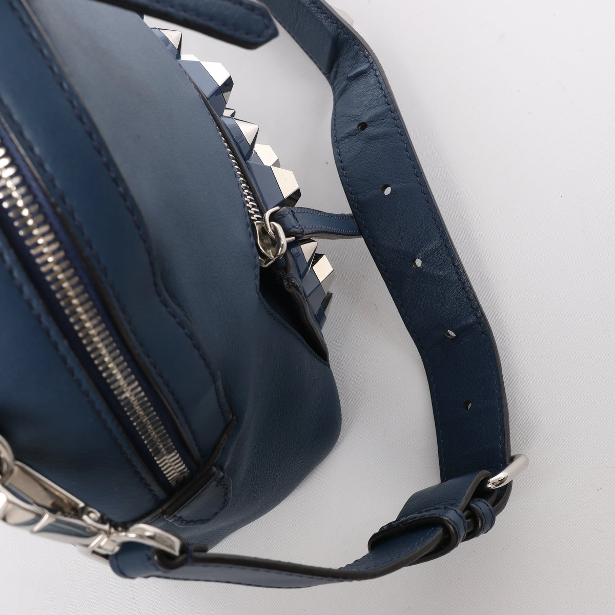 Bolso de hombro FENDI de ante y piel en color negro