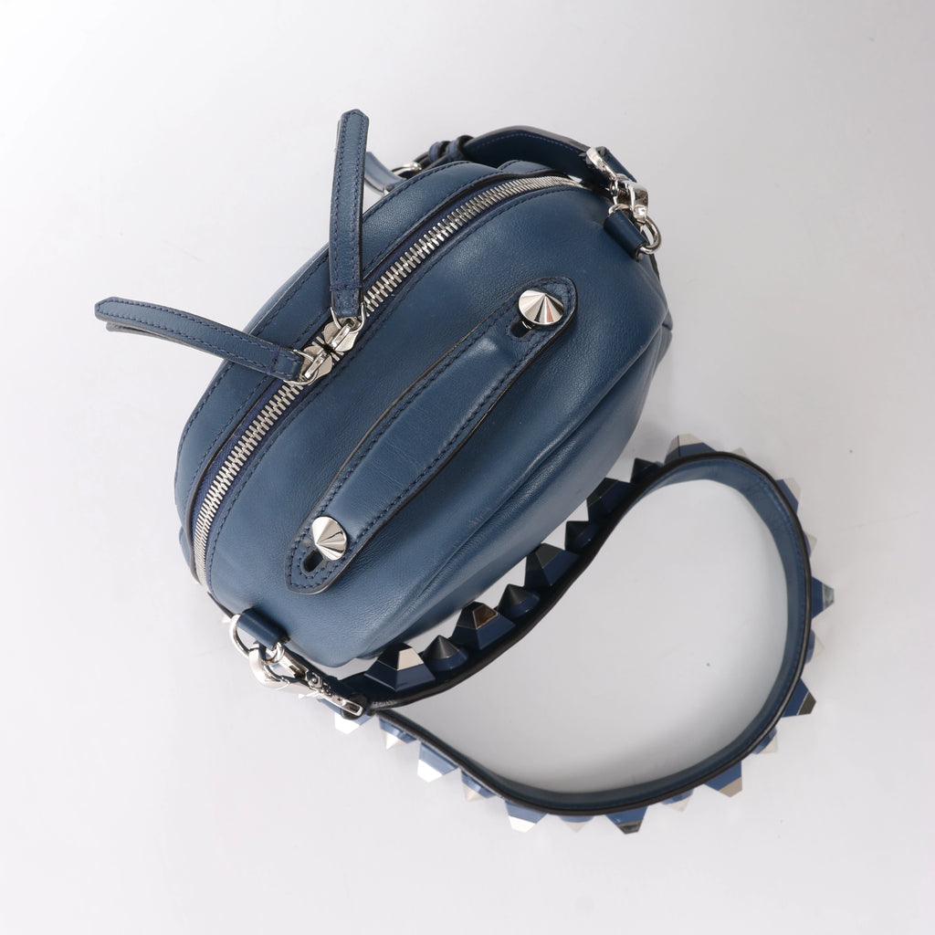 Bolso de hombro FENDI de ante y piel en color negro