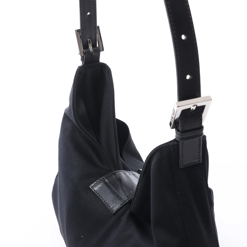 FENDI Mamma Baguette Jersey & Leather Shoulder bag in Black 26729
