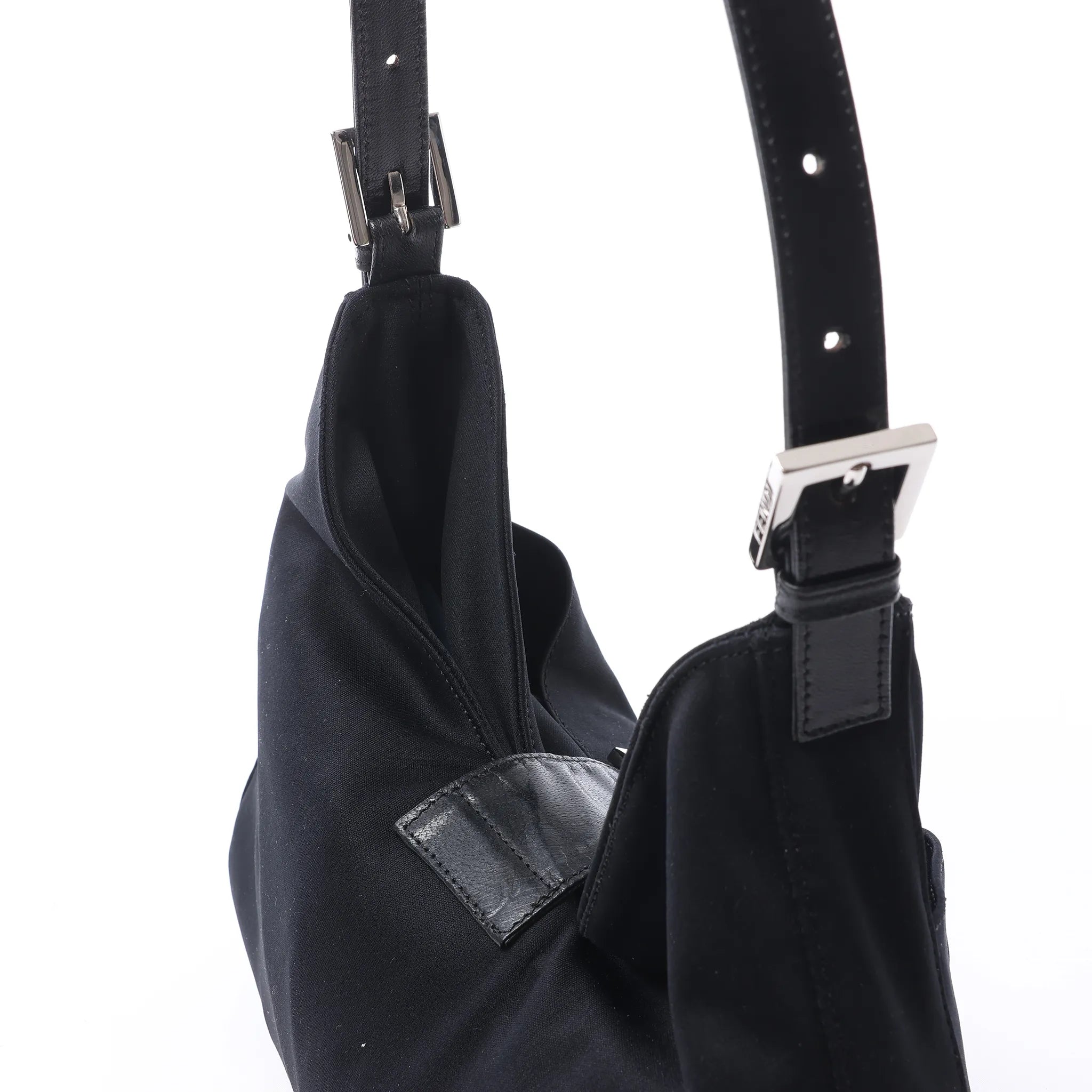 FENDI Mamma Baguette Jersey & Leather Shoulder bag in Black 26729
