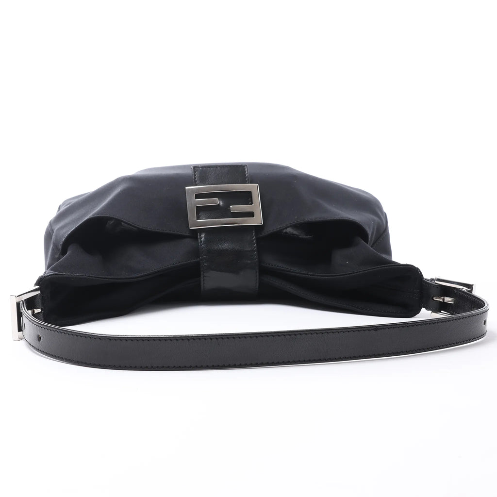 FENDI Mamma Baguette Jersey & Leather Shoulder bag in Black 26729