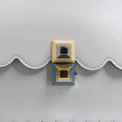 Sac à main bidirectionnel en cuir FENDI Kan I bleu 8BT283
