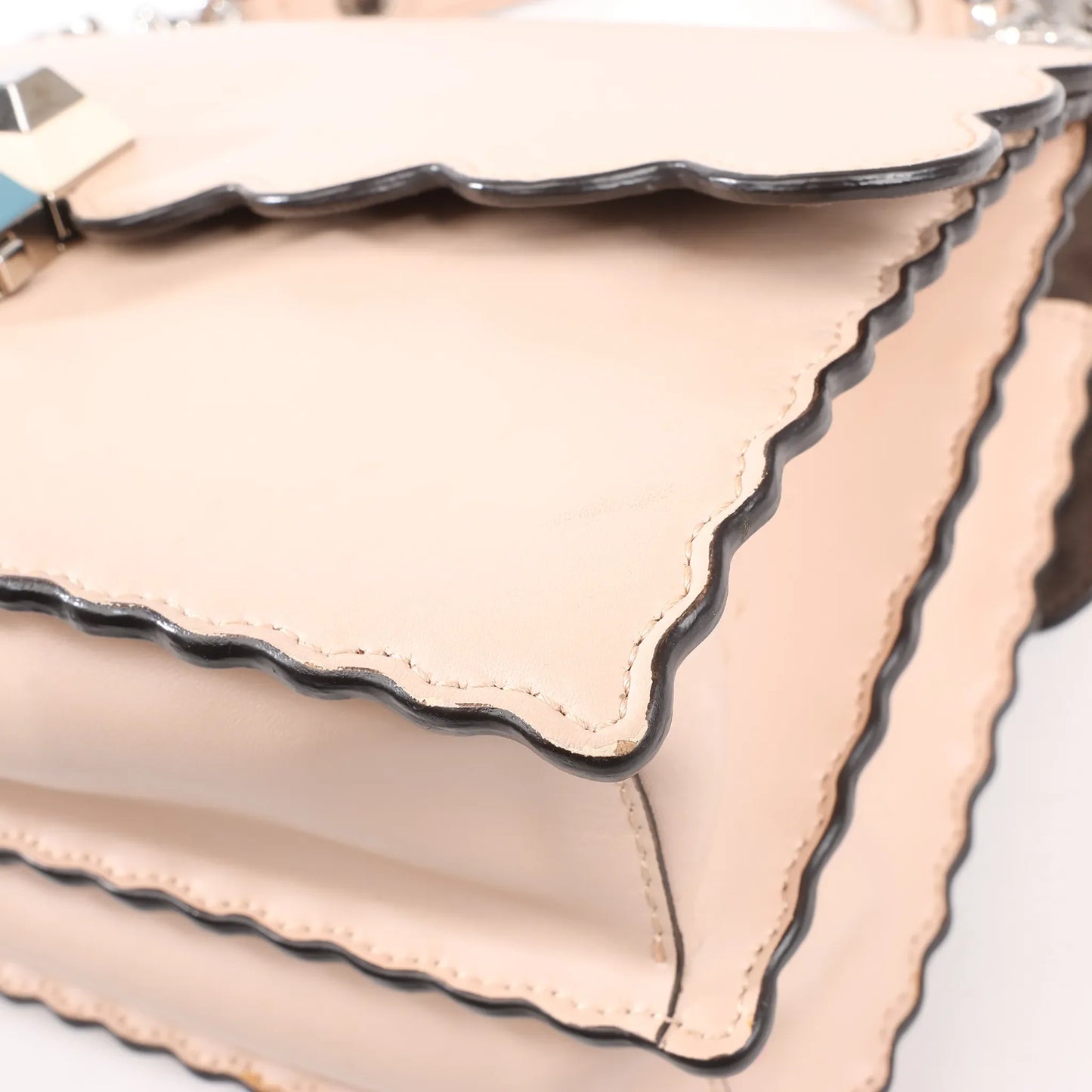 Sac à main FENDI Kan I en cuir rose, 2 en 1, référence 8BT283