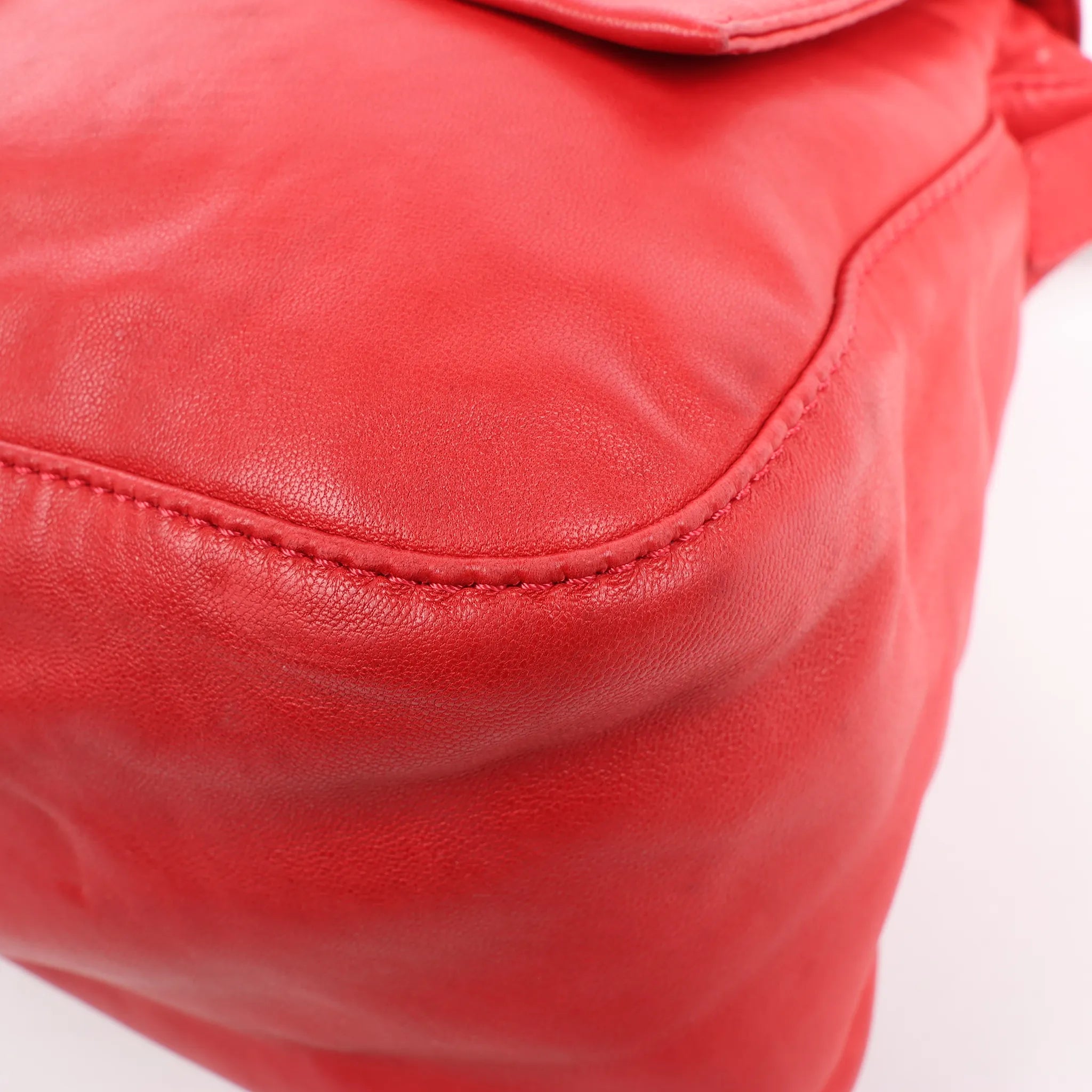 FENDI Mamma Baguette Leather Shoulder bag in Red 26325