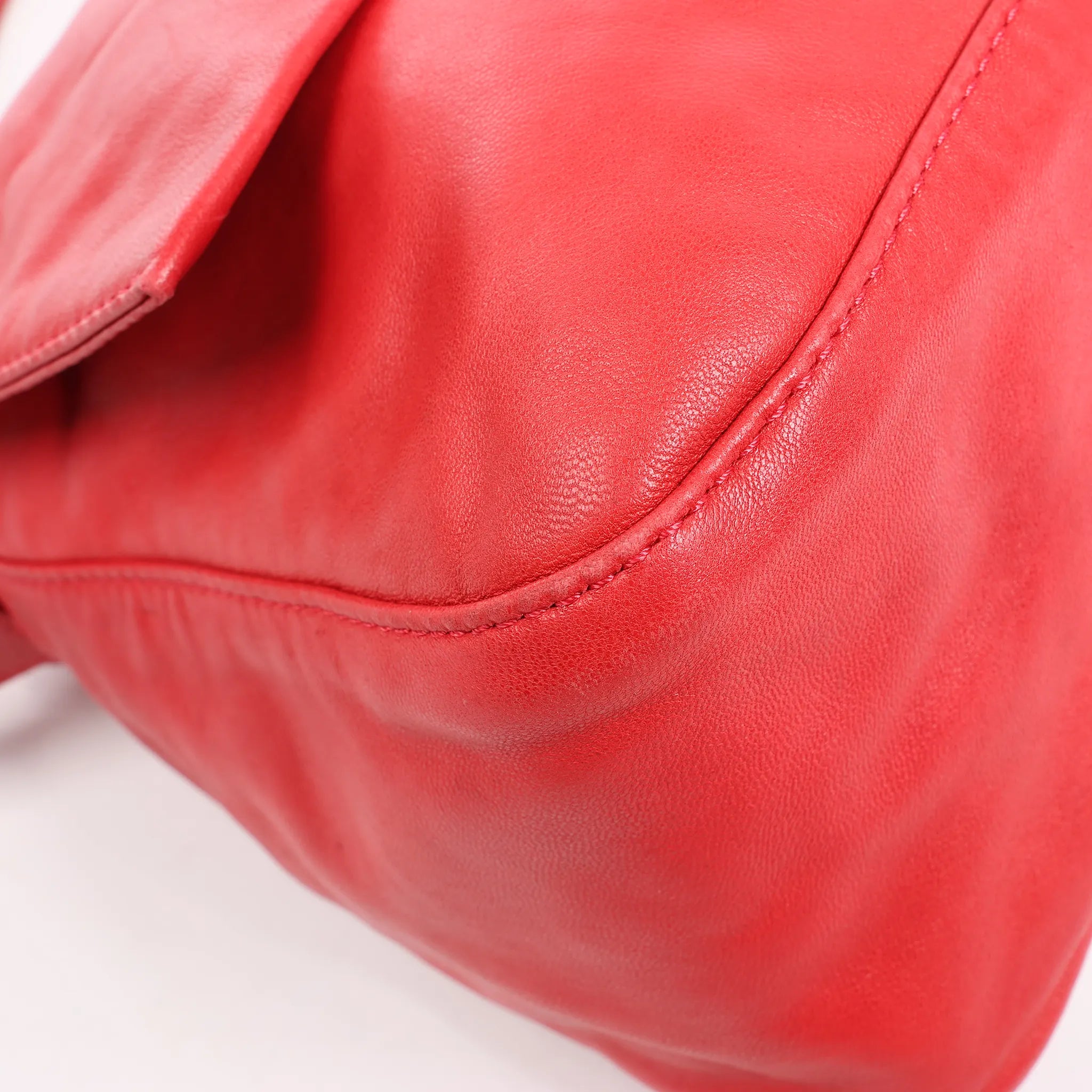 FENDI Mamma Baguette Leather Shoulder bag in Red 26325