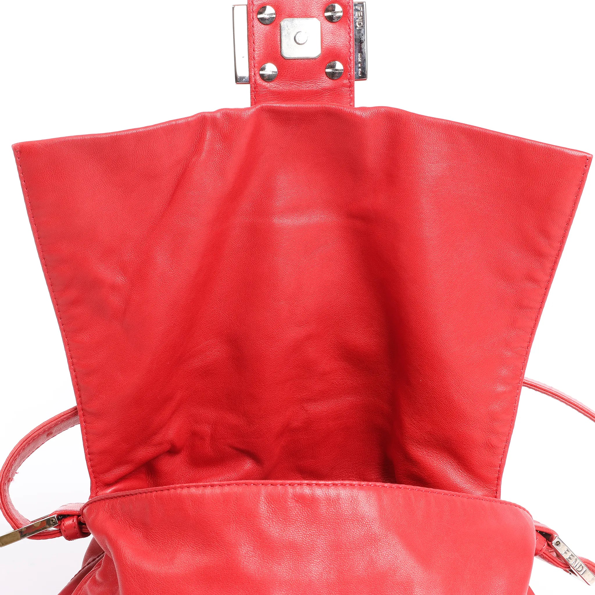 FENDI Mamma Baguette Leather Shoulder bag in Red 26325