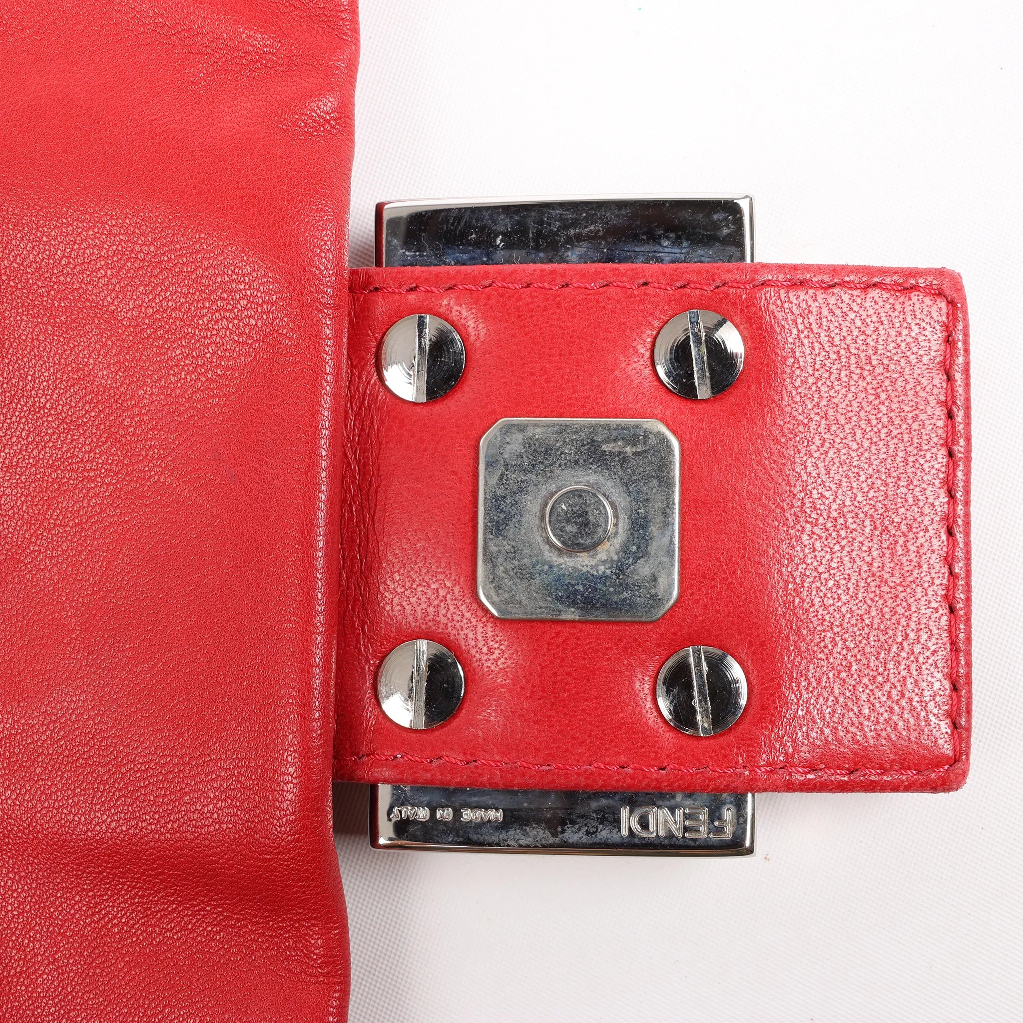 FENDI Mamma Baguette Leather Shoulder bag in Red 26325
