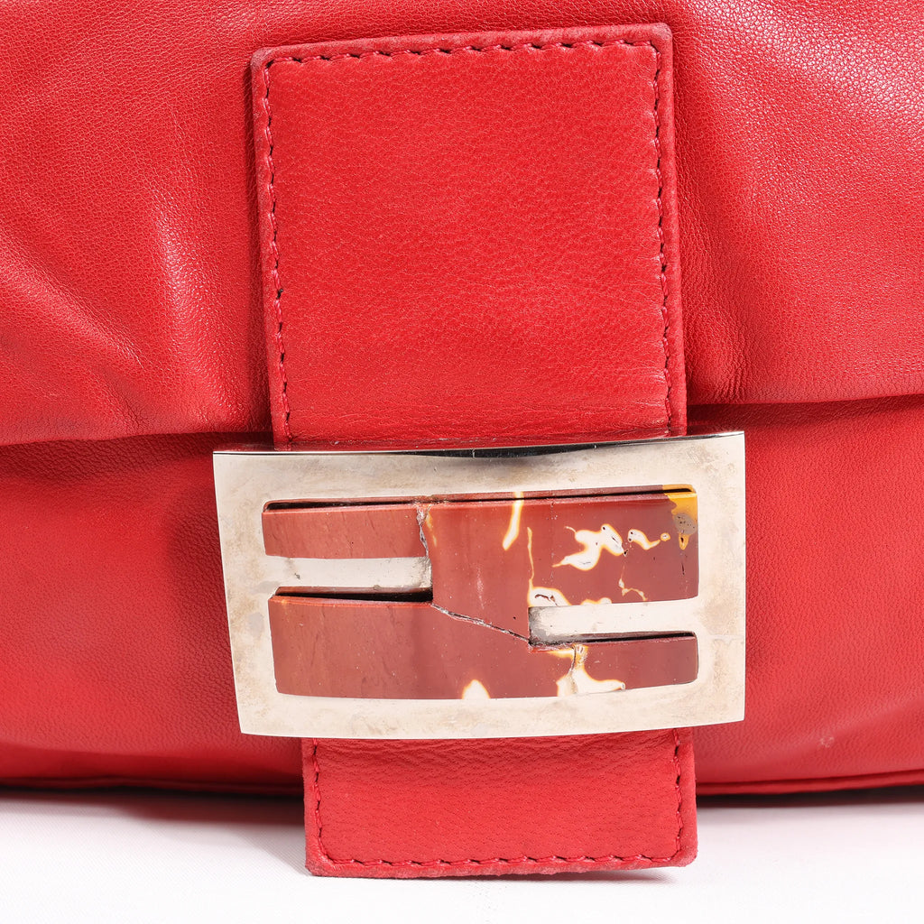 FENDI Mamma Baguette Leather Shoulder bag in Red 26325