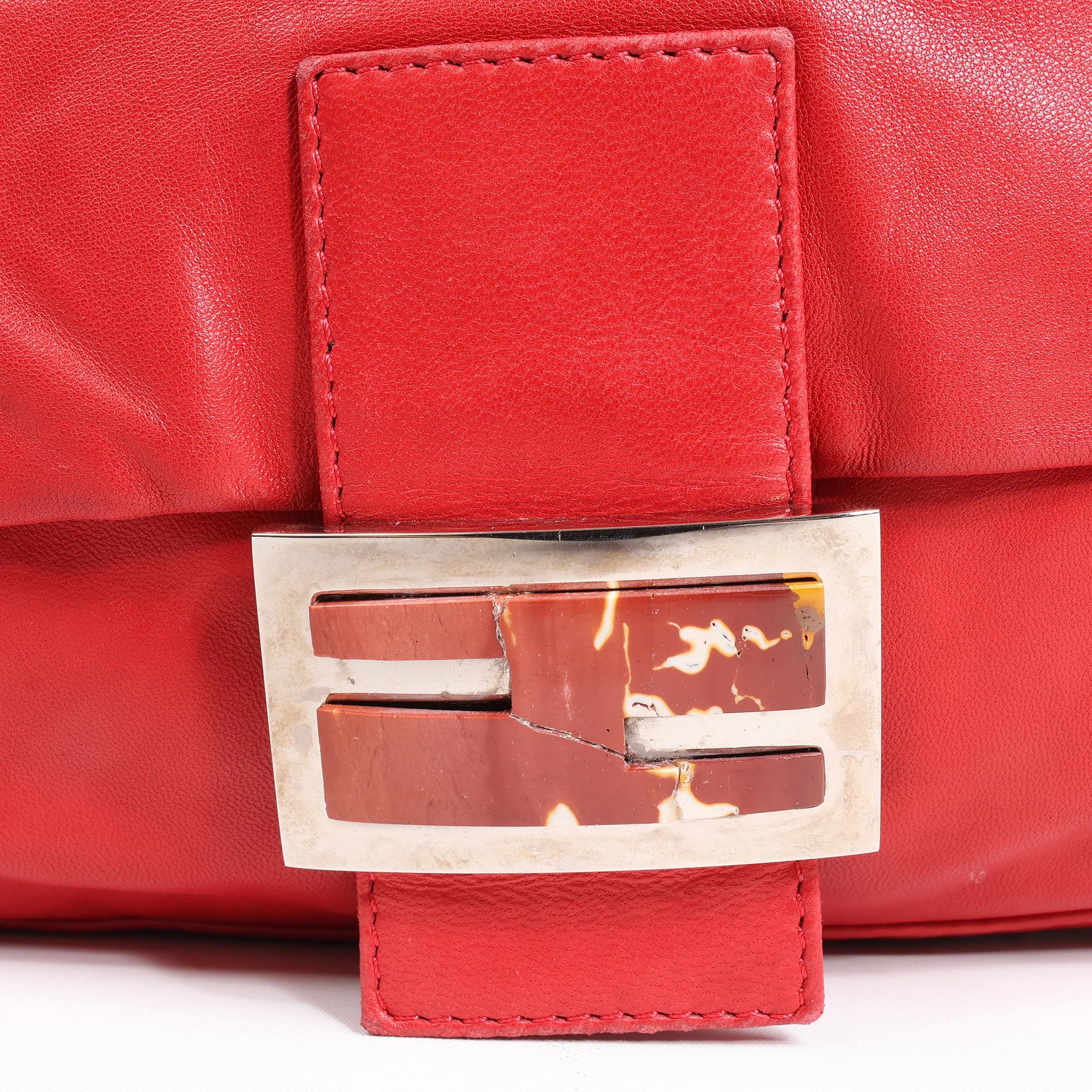 FENDI Mamma Baguette Leather Shoulder bag in Red 26325