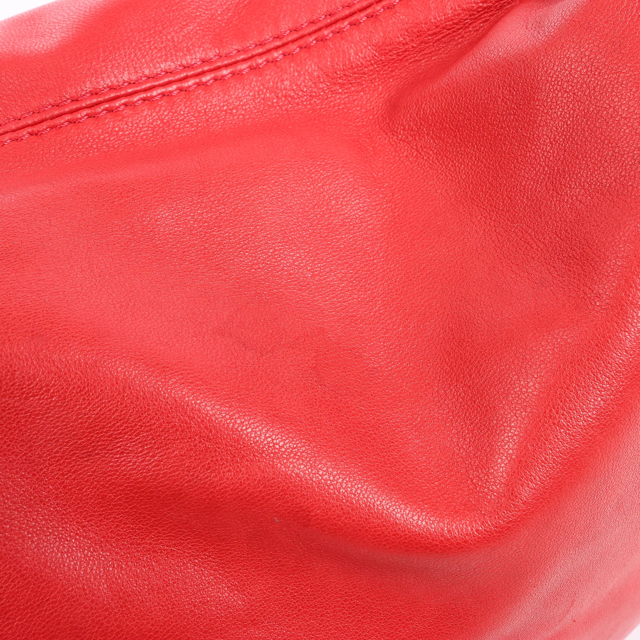 FENDI Mamma Baguette Leather Shoulder bag in Red 26325
