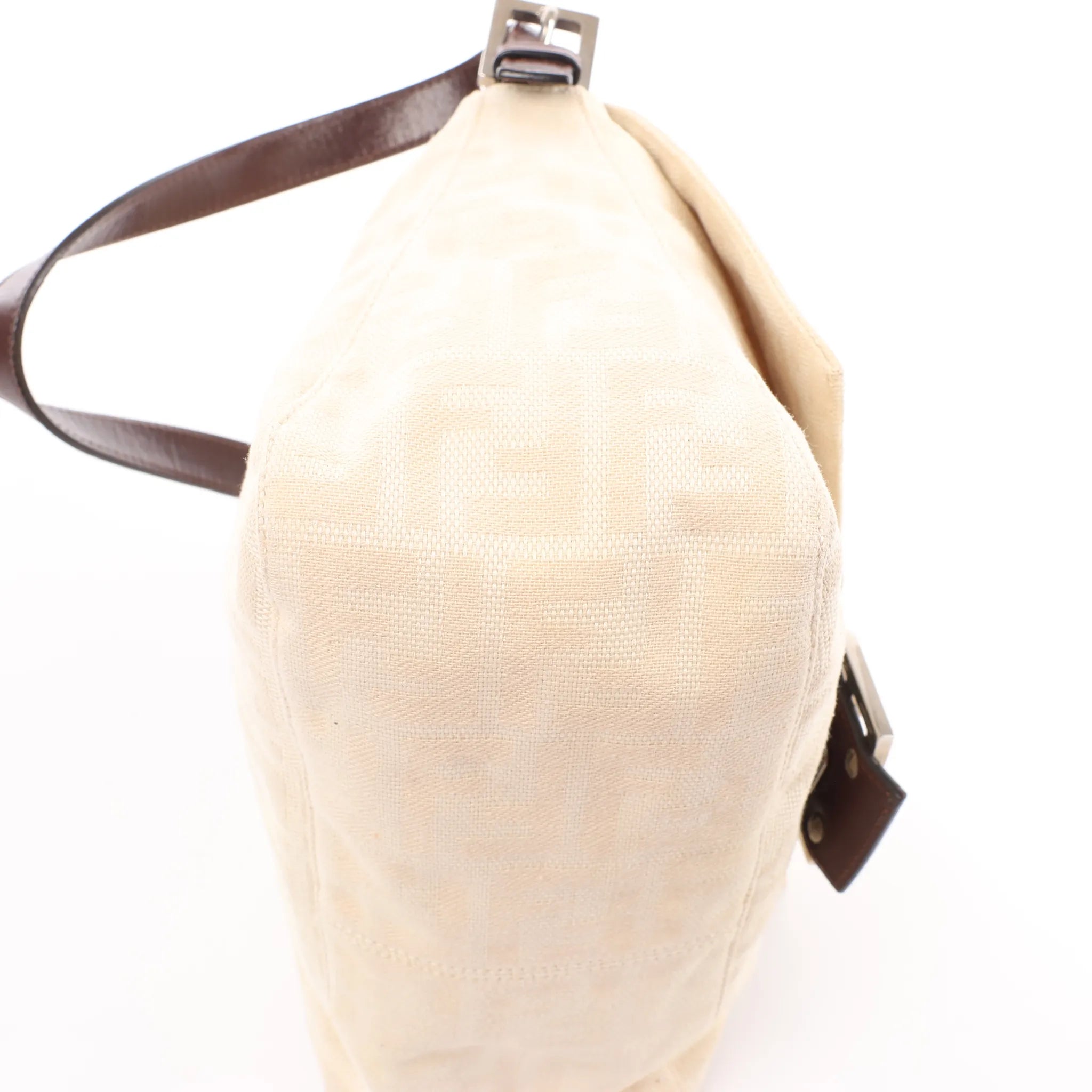 FENDI Mamma Baguette Zucchino Canvas & Leather Shoulder bag in Beige 26325