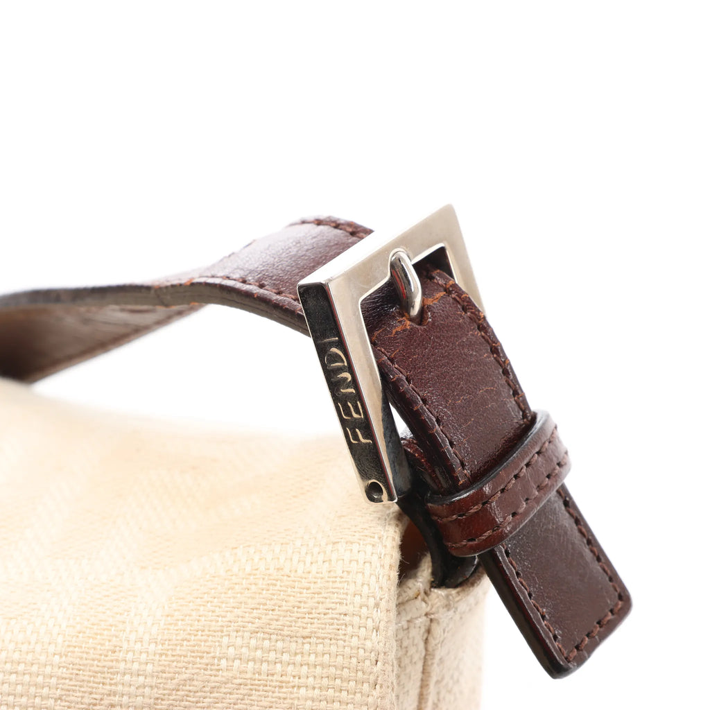 FENDI Mamma Baguette Zucchino Canvas & Leather Shoulder bag in Beige 26325