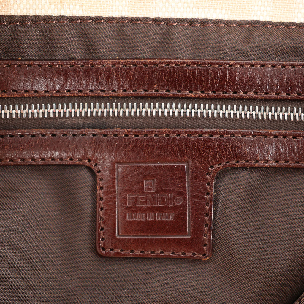 FENDI Mamma Baguette Zucchino Canvas & Leather Shoulder bag in Beige 26325