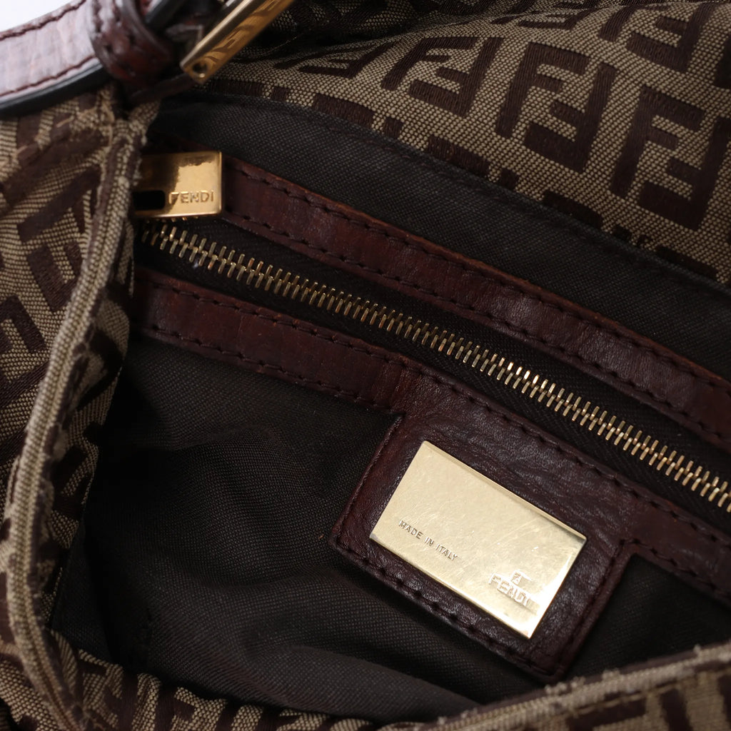FENDI Mamma Baguette Zucchino Canvas & Leather Shoulder bag in Brown 8BR001