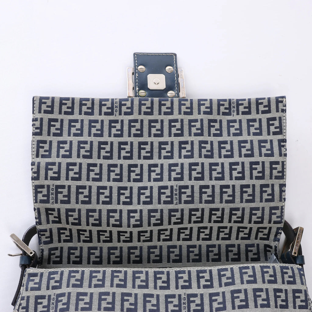 FENDI Mamma Baguette Zucchino Canvas & Leather Shoulder bag in Navy Blue x Gray 26325