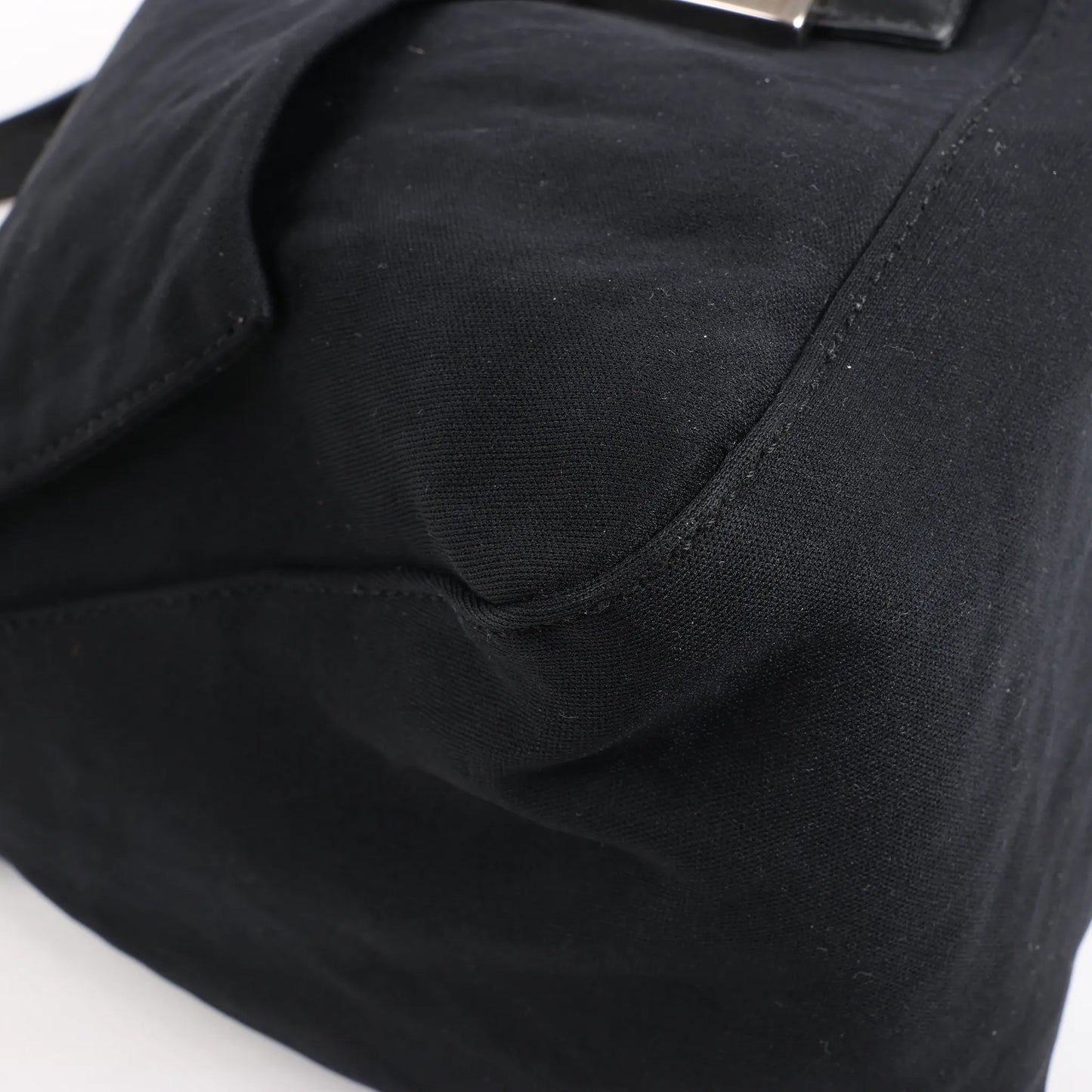 Sac à bandoulière FENDI Zucchino Mamma Baguette en nylon et cuir noir