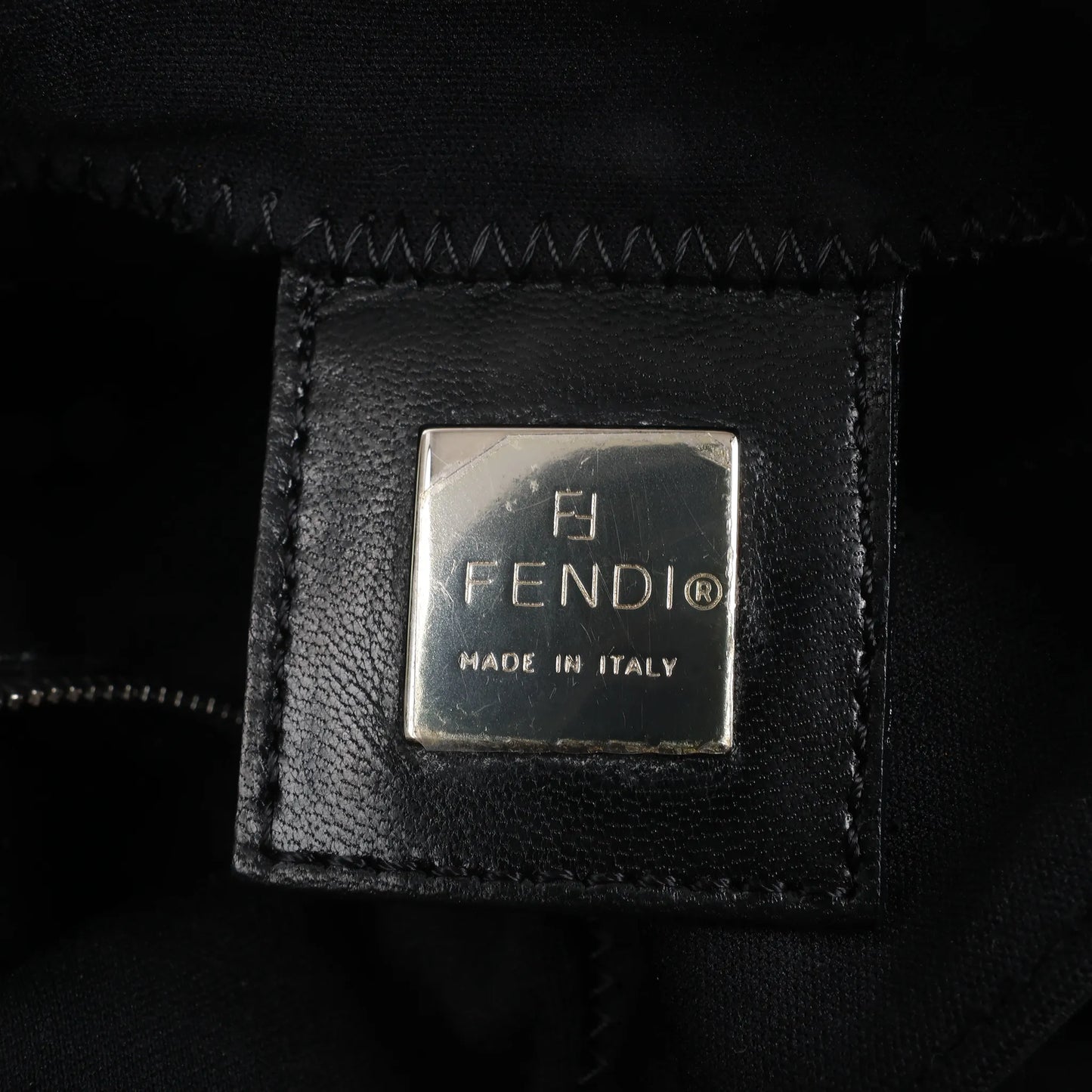 Sac à bandoulière FENDI Zucchino Mamma Baguette en nylon et cuir noir