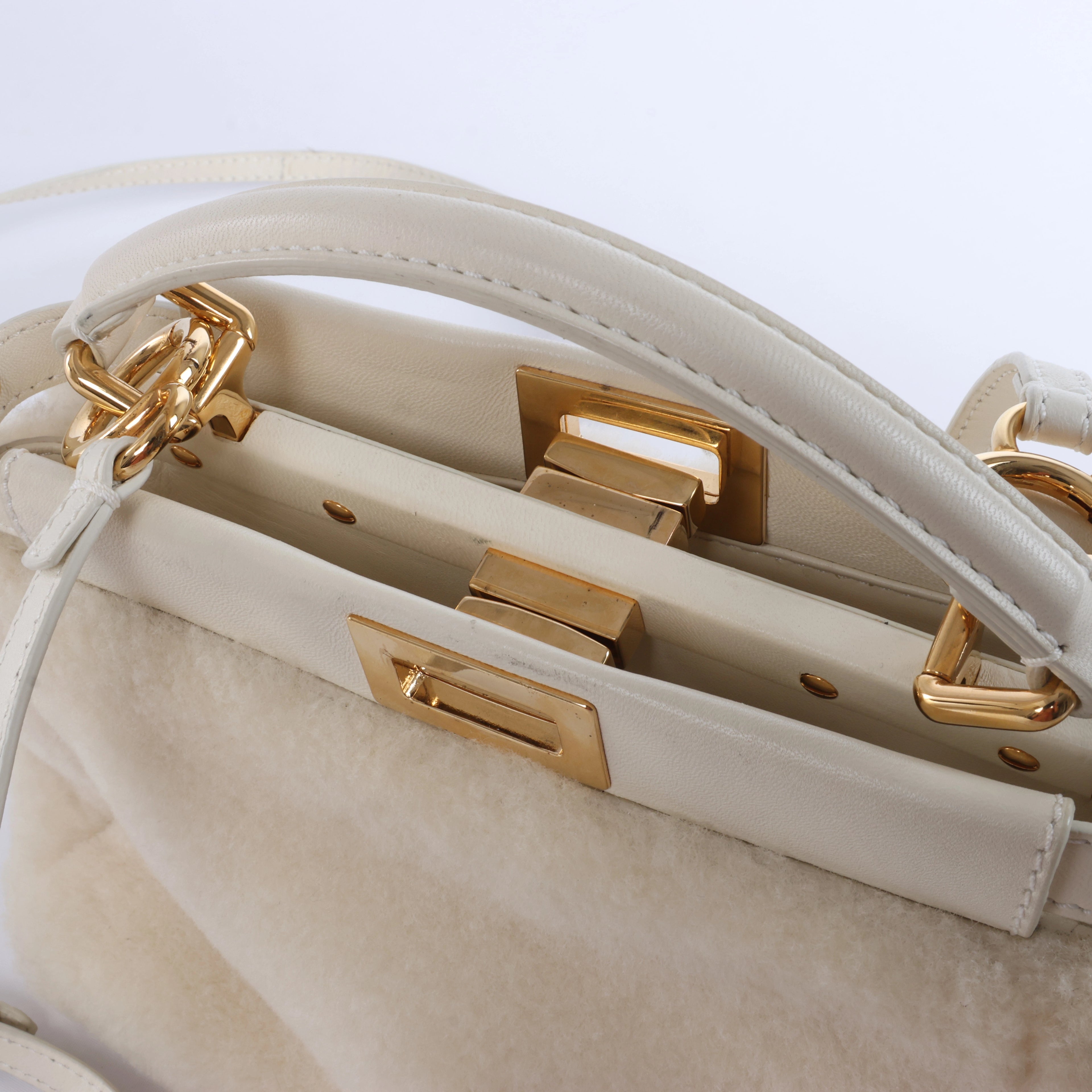 Bolso de mano Fendi Peekaboo Mini de piel bidireccional en verde 8BN244
