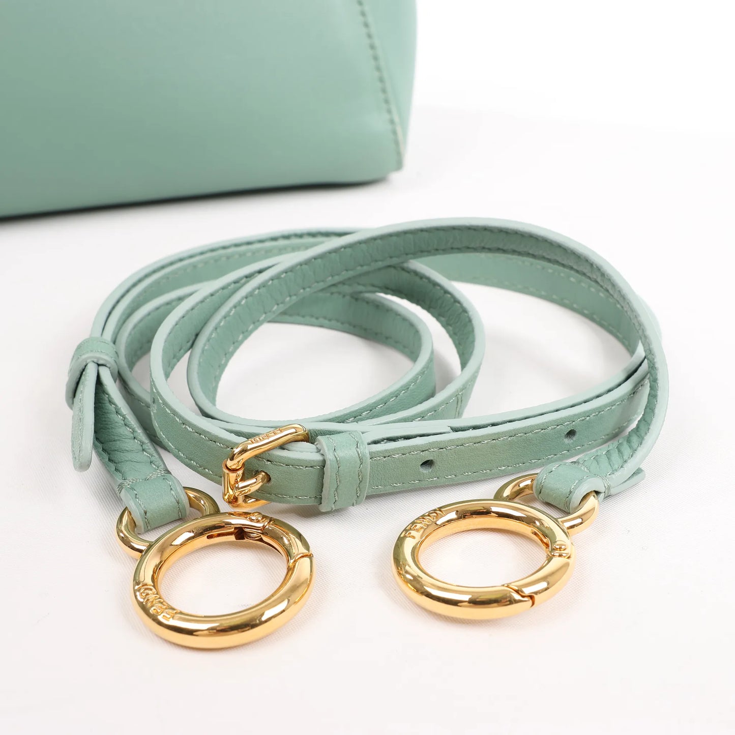 Fendi Peekaboo Mini Sac à main en cuir bidirectionnel Vert 8BN244