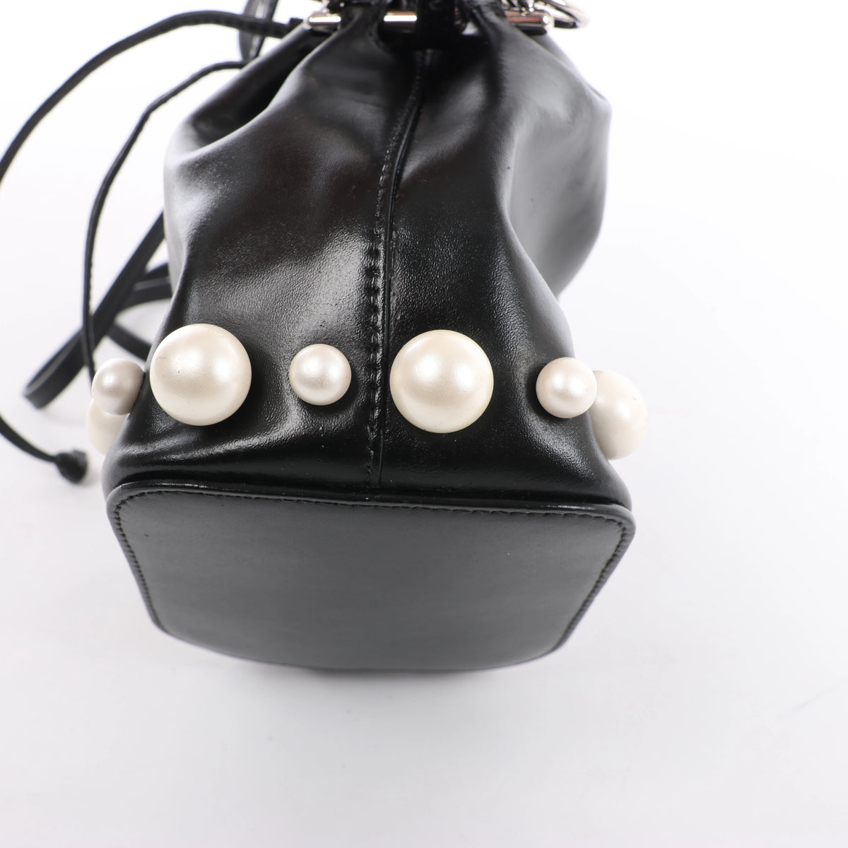 Bolso de hombro Fendi Mon Tresor Mini 2Way en rojo 8BS010