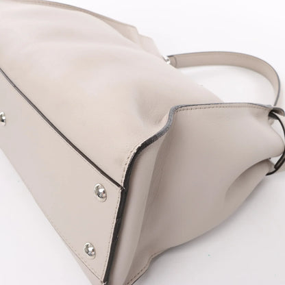 Fendi Peekaboo Regular 2-Wege-Handtasche aus Leder in Hellgreige 8BN290