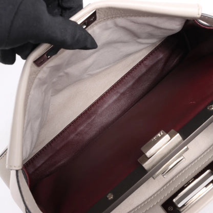 Fendi Peekaboo Regular 2-Wege-Handtasche aus Leder in Hellgreige 8BN290