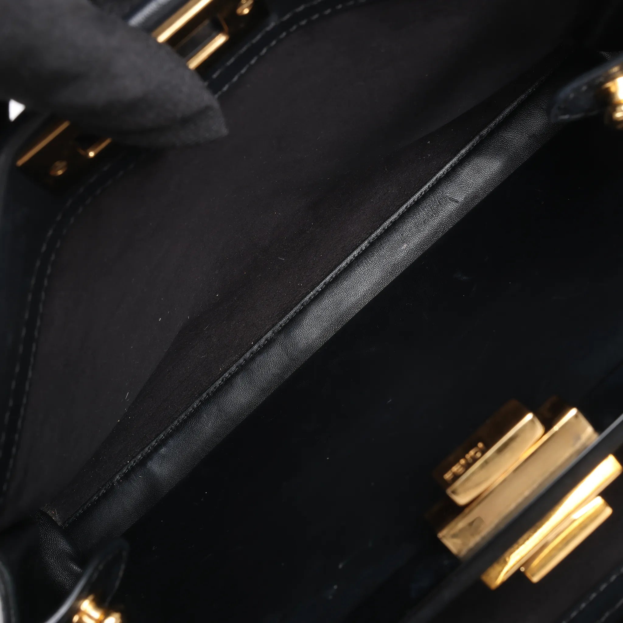 Fendi Peekaboo Regular Leather 2Way Handbag in Black 8BN290