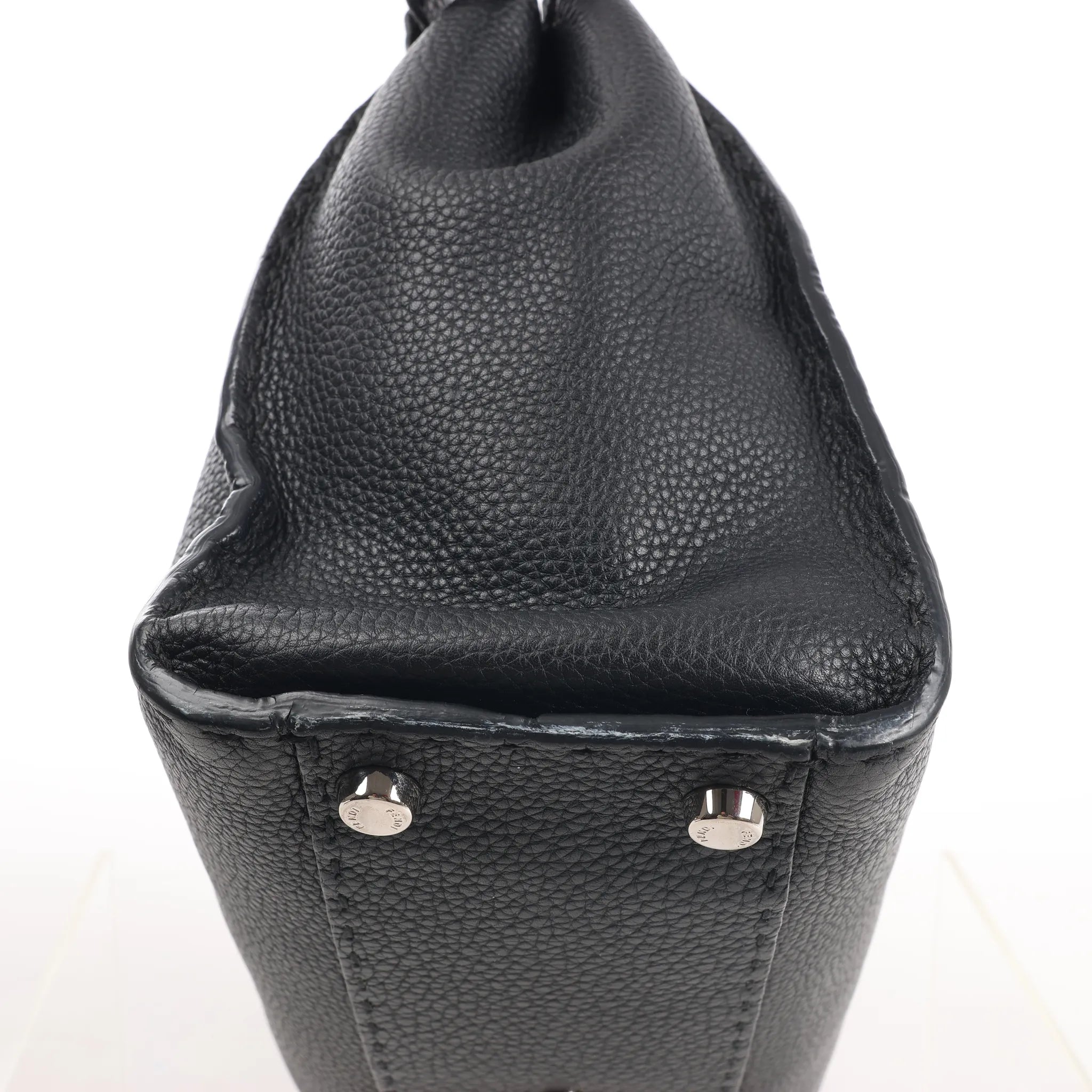 Fendi Peekaboo Regular Selleria Leather Handbag in Black 8BN226
