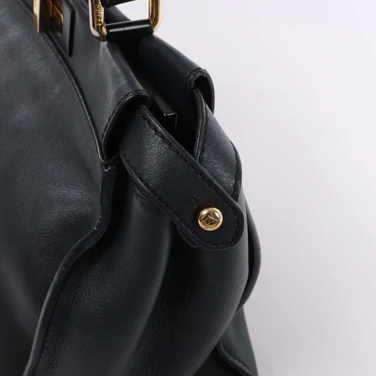 Bolso de piel Fendi Peekaboo Regular Selleria en Greige 8BN290
