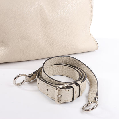 Sac à main Fendi Peekaboo Regular Selleria en cuir beige 8BN290