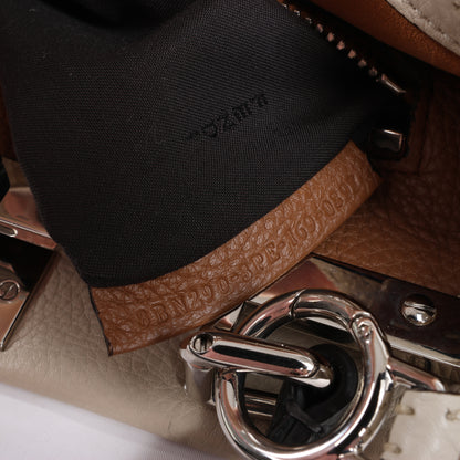 Sac à main Fendi Peekaboo Regular Selleria en cuir beige 8BN290