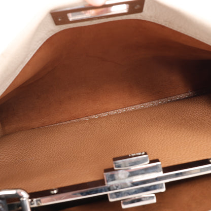 Sac à main Fendi Peekaboo Regular Selleria en cuir beige 8BN290