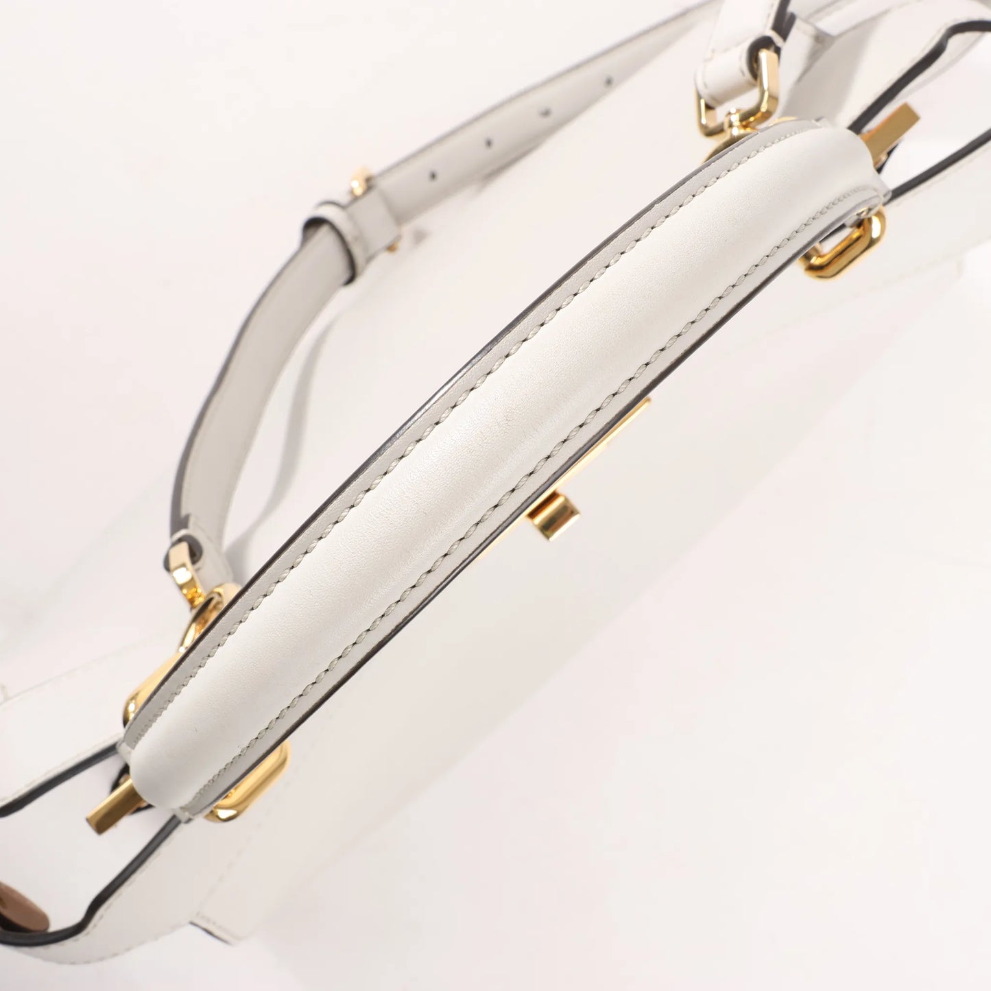 Fendi Peekaboo Medium Leather 2Way Handbag in Gray 8BN321