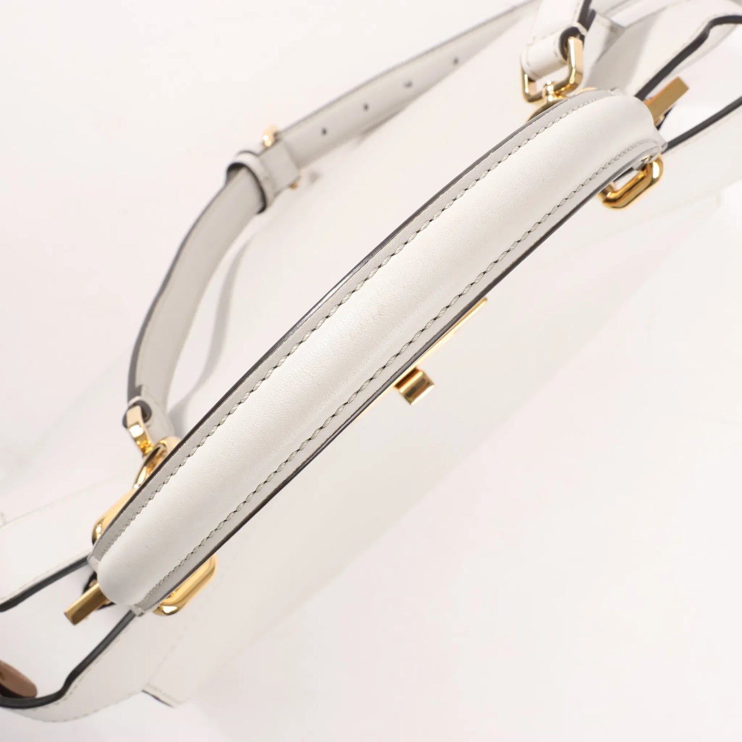 Fendi Peekaboo Medium Leather 2Way Handbag in Gray 8BN321