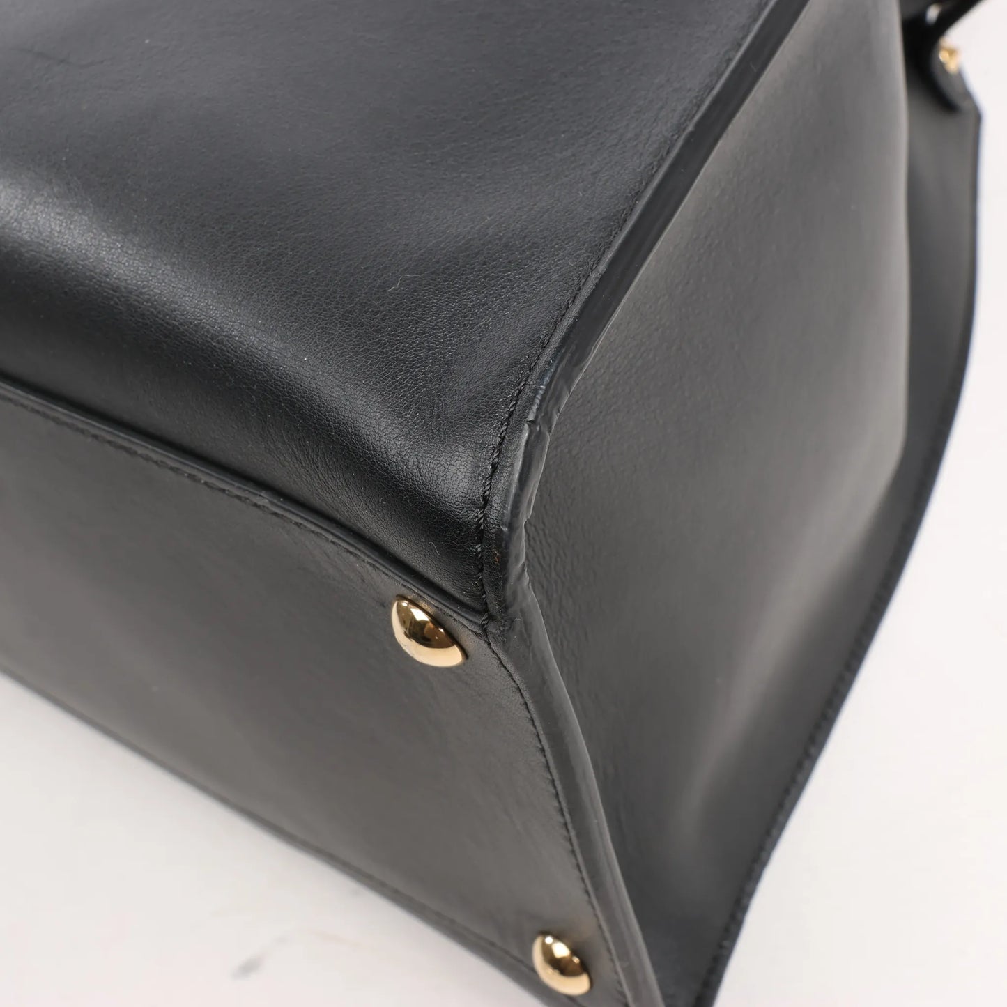 Fendi Peekaboo X-light Large Leather Handbag in Black 8BN304