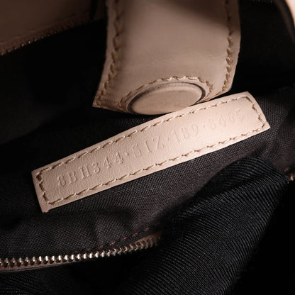 Sac à main Fendi Runaway en cuir beige poudré 8BH344