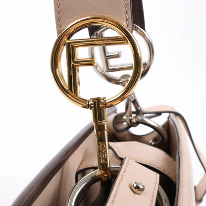 Sac à main Fendi Runaway en cuir beige poudré 8BH344