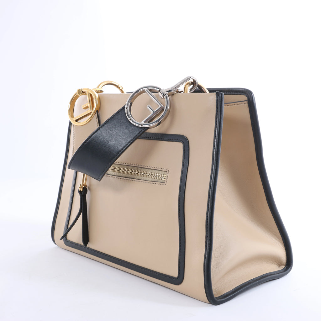 Bolso de mano Fendi Runaway de piel bidireccional en rosa 8BH344