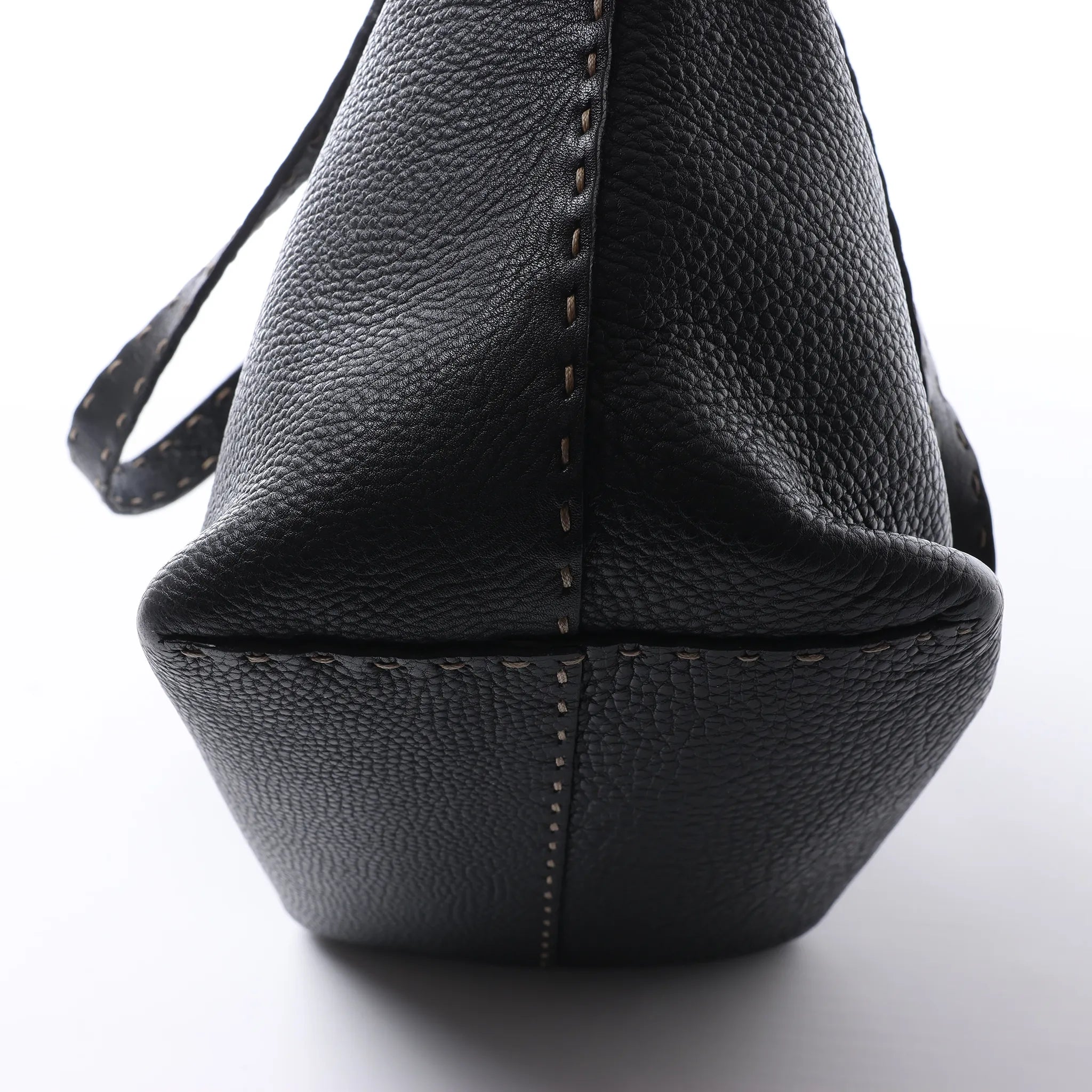 Fendi Carla Selleria Leather Handbag in Black 8BH135