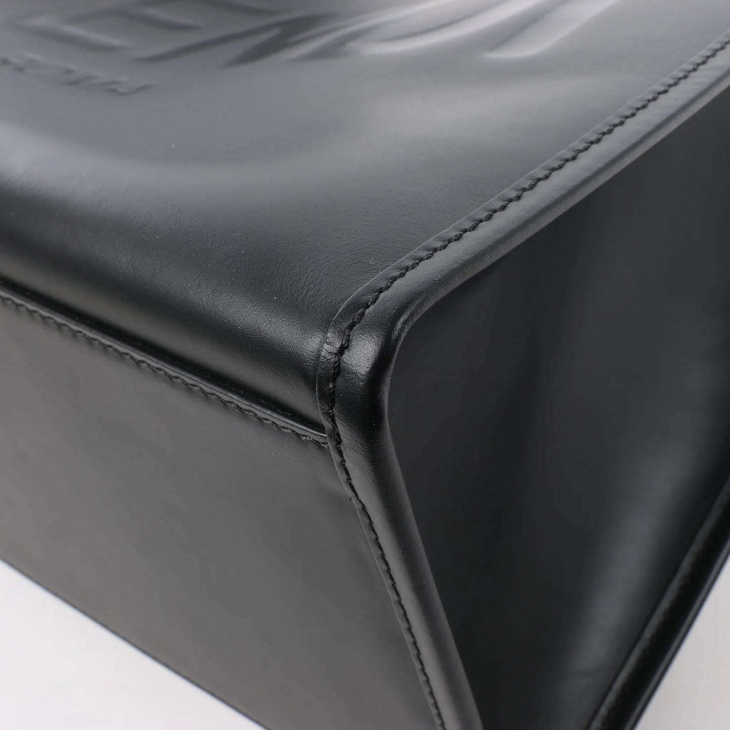 Grand sac à main en cuir Fendi Sunshine noir 8BH372