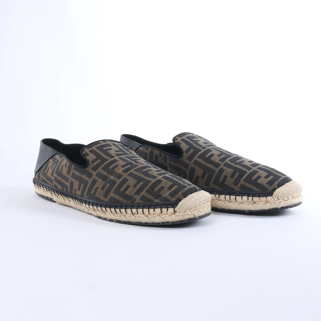 Sandalias de goma Fendi en color crudo, talla 46 UE