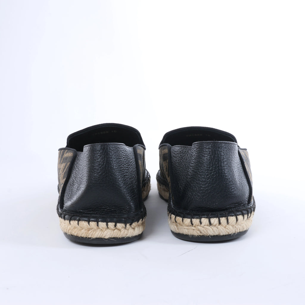 Sandalias de goma Fendi en color crudo, talla 46 UE