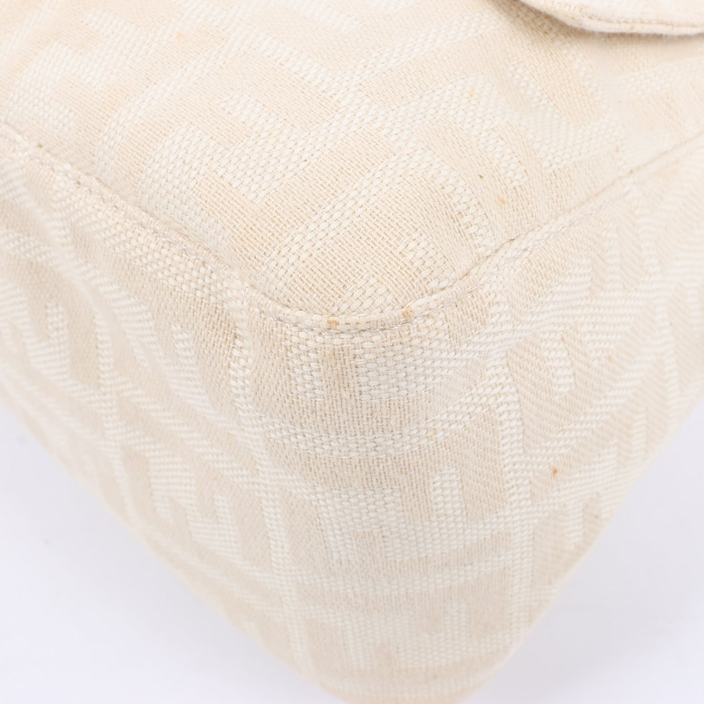 FENDI Mamma Baguette Zucchino Canvas & Leather Shoulder bag in Beige 26325