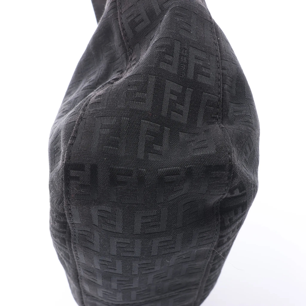 FENDI Mamma Baguette Zucchino Canvas & Leather Shoulder bag in Black 8BR036