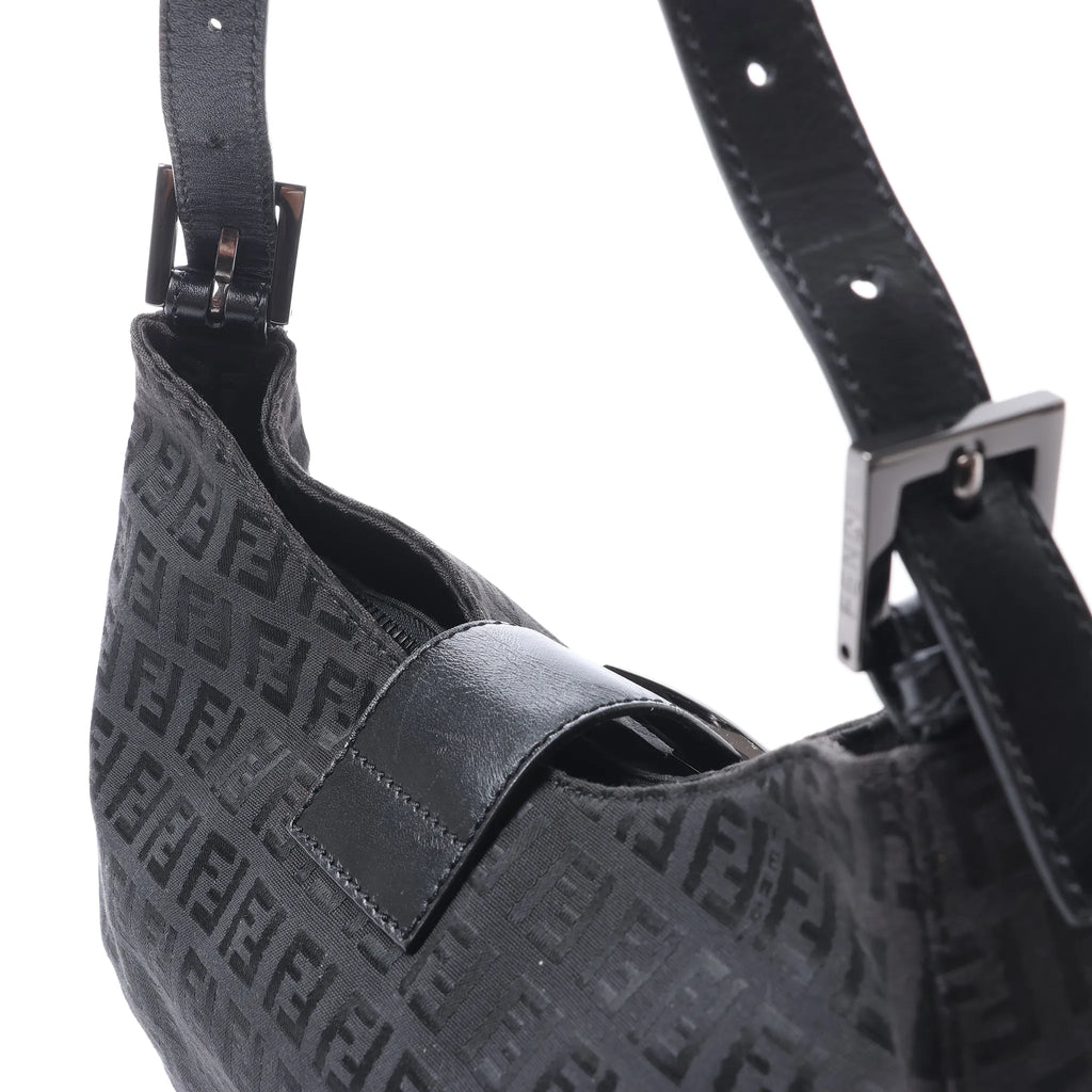 FENDI Mamma Baguette Zucchino Canvas & Leather Shoulder bag in Black 8BR036
