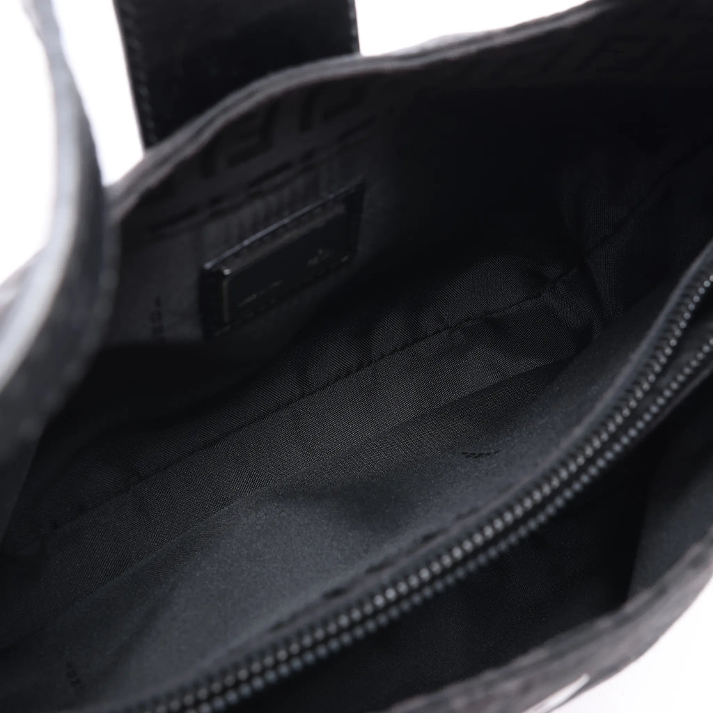 FENDI Mamma Baguette Zucchino Canvas & Leather Shoulder bag in Black 8BR036