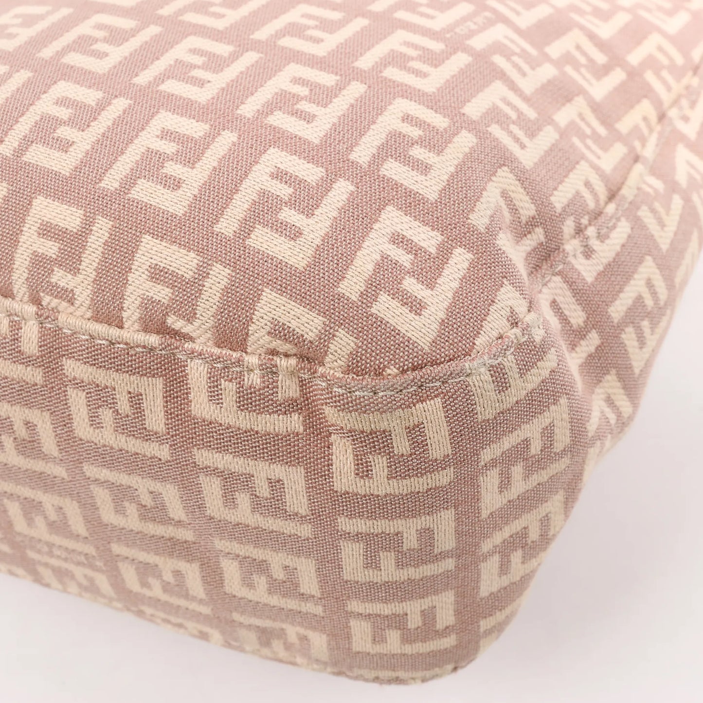 FENDI Mamma Baguette Zucchino Canvas & Leather Shoulder Bag in Pink 8BR036