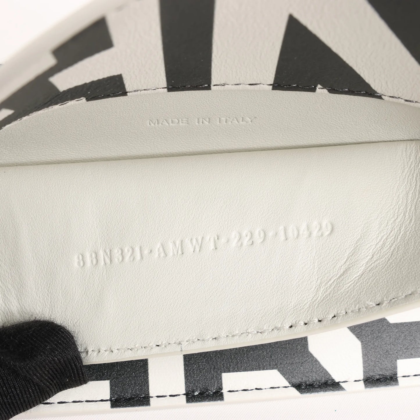 Fendi x Marc Jacobs Peekaboo ICU Co., Ltd. Medium Leather 2Way Handbag in White 8BN321