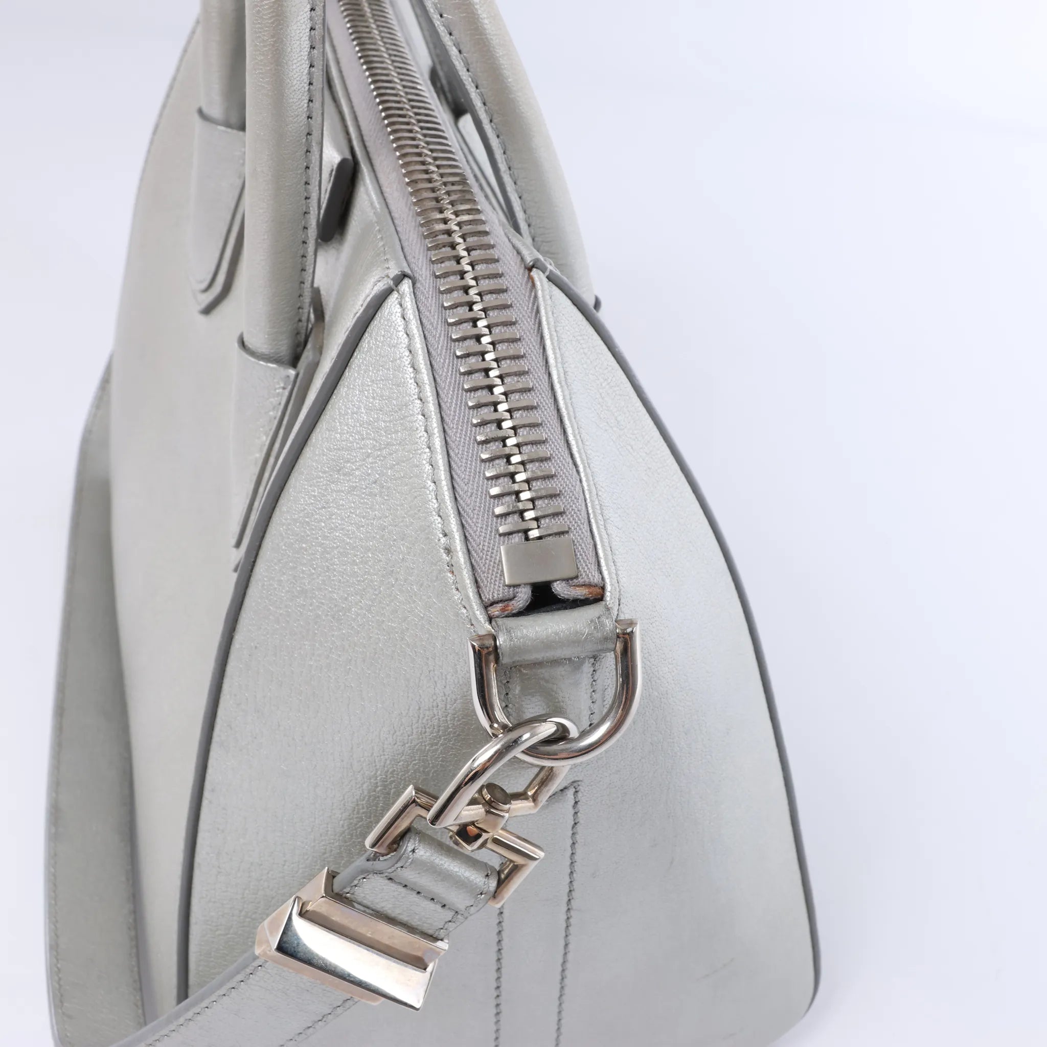 Givenchy Antigona Leather 2Way Handbag in Silver