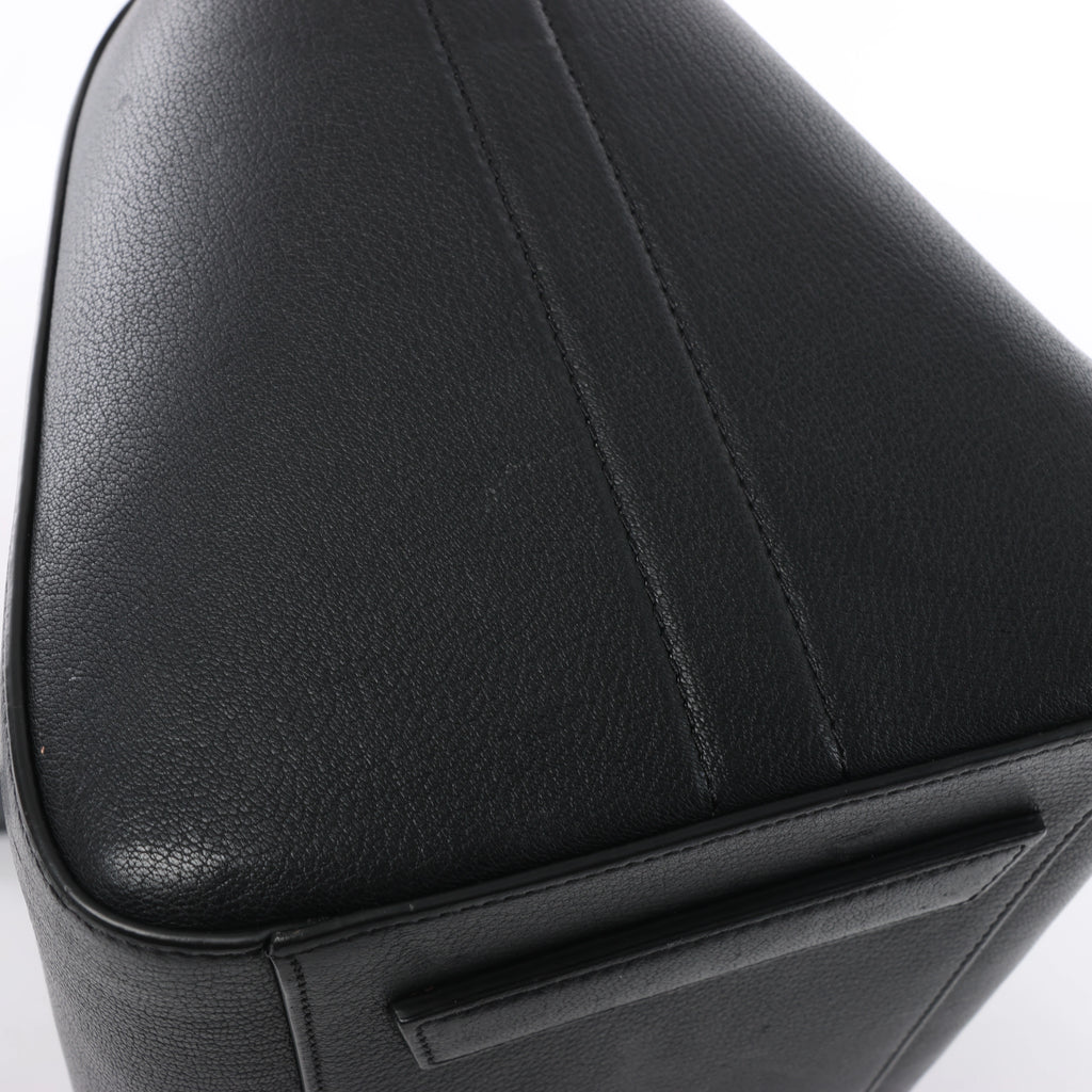 Givenchy Antigona Medium Leather 2Way Handbag in Black